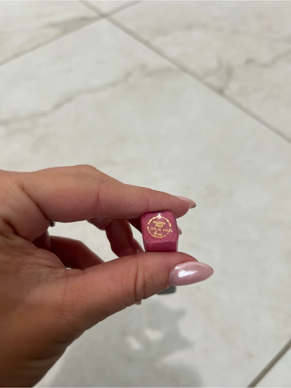 Elizabeth Arden Rose Pink Lip Gloss with Gold Accent Passion Fruit